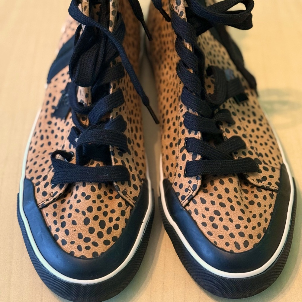 GBG Los Angeles Orlia High Top *New* Size-11 The GUESS® Orlia High Top Sneakers